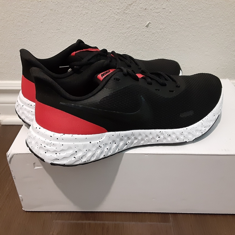 Nike - Picture 6 of 6